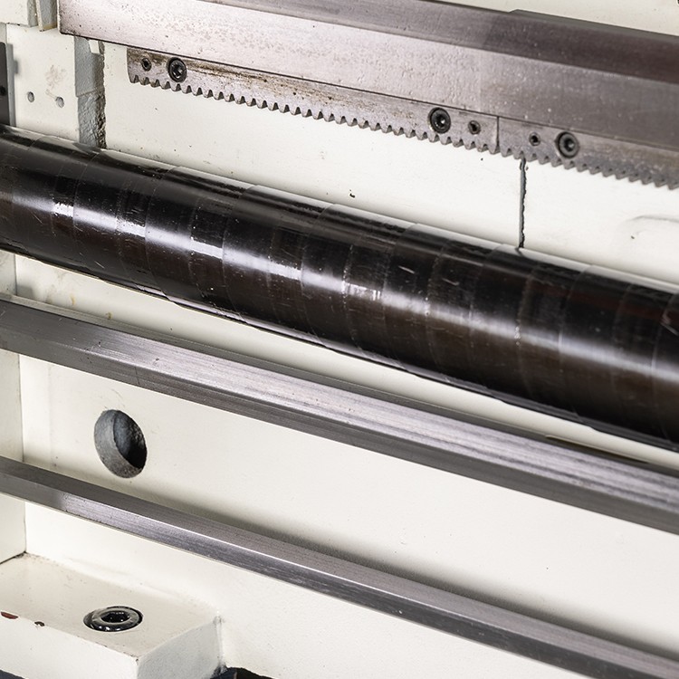 Top Selling 5.5KW MT7 BT460 Manual Lathe Machine for Metal Processing